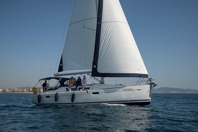 Private sailing trip from Barcelona with open bar - The skipper and the pace of the trip