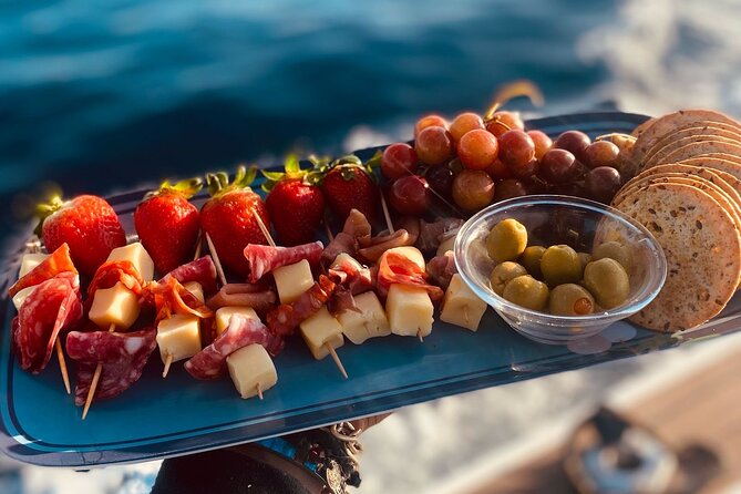 Private Sunset Cruise in San Jose del Cabo Appetizers,open bar - Leaving La Playita at 5 pm