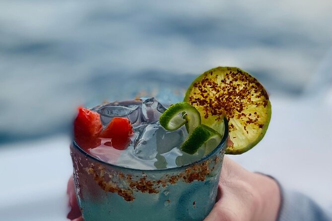 Private Sunset Cruise in San Jose del Cabo Appetizers,open bar - The human side of the service