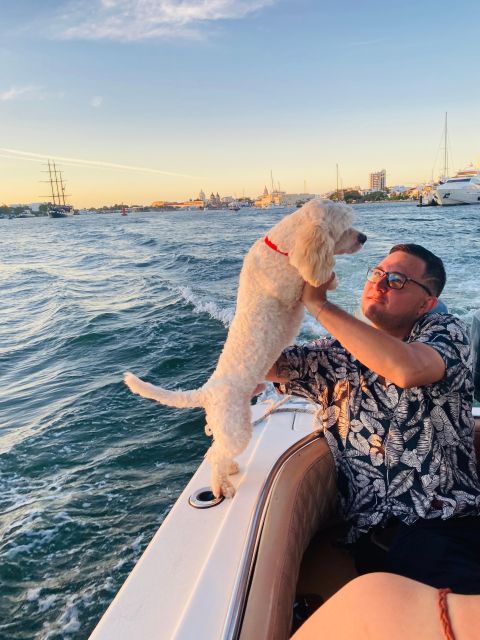 Private sunset: Open Bar Boat Party with Music and Games - Drinks, snacks, and the open bar