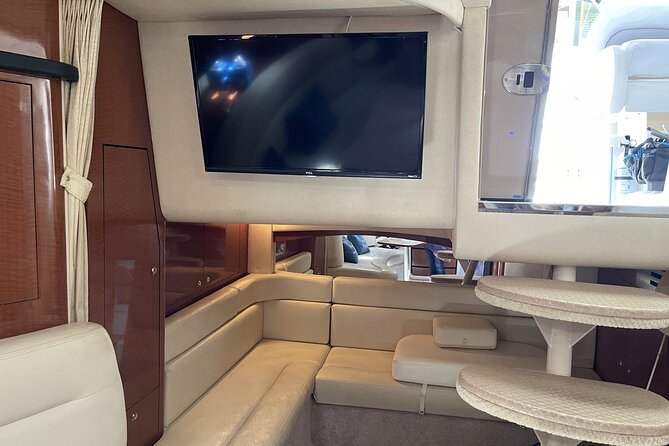 Private Yacht in Punta Cana, Unlimited Drinks and HipHop Music - What the yacht’s onboard features mean