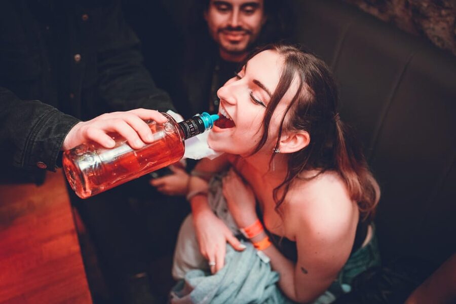 Pub Crawl 1hr Unlimited Beer + Vodka then Clubs in Katowice - Starting at 9:30 PM on Dworcowa 6