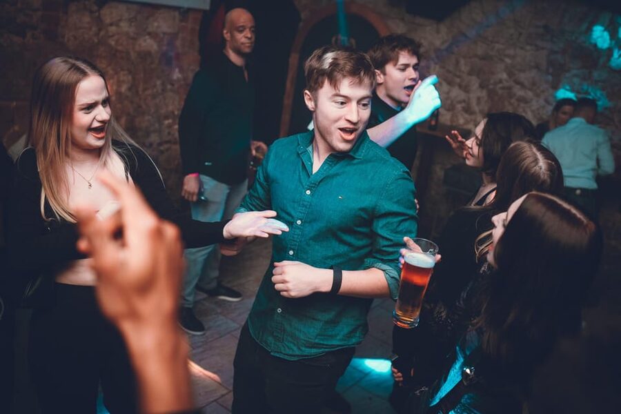 Pub Crawl 1hr Unlimited Beer + Vodka then Clubs in Katowice - What the $30 price really covers