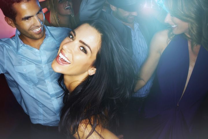 Pub Crawl Cologne Including Admission Fee for Bars and Shots - Four or more venues, with room for variety