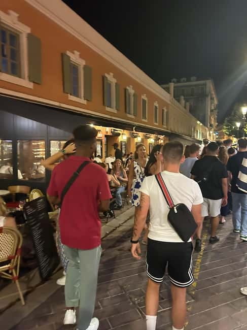Pub Crawl Paris: Drink, Laugh, Meet the World - Key points to know before you book