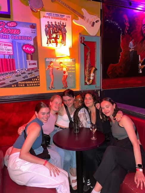 Pub Crawl Paris: Drink, Laugh, Meet the World - The first three bar stops keep the group moving