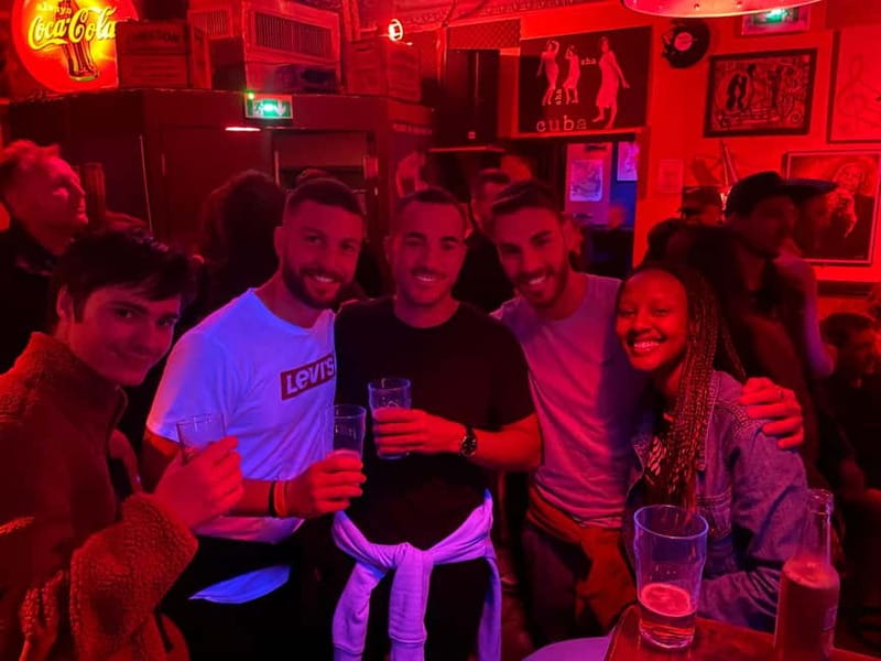 Pub Crawl Paris: Drink, Laugh, Meet the World - What the $18 price includes