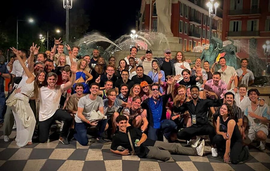 Pub Crawl Paris: Drink, Laugh, Meet the World - Generator Paris sets the tone from 9:00 PM