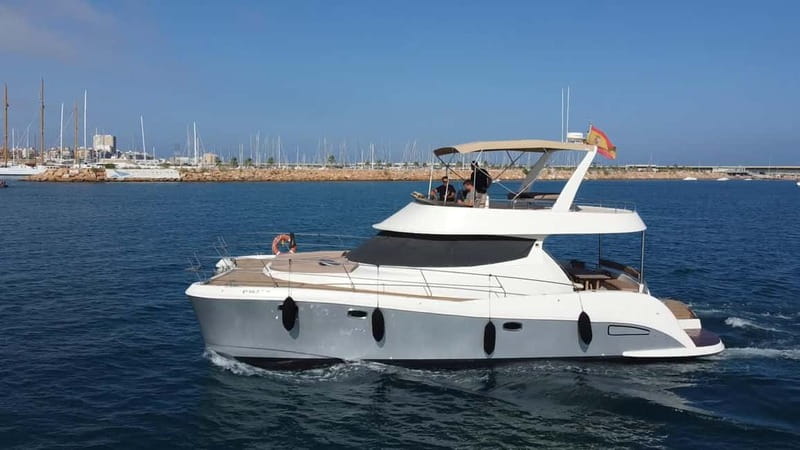 Puerto del Carmen: Private Sunset Catamaran Tour with Drinks - Why this sunset cruise works so well