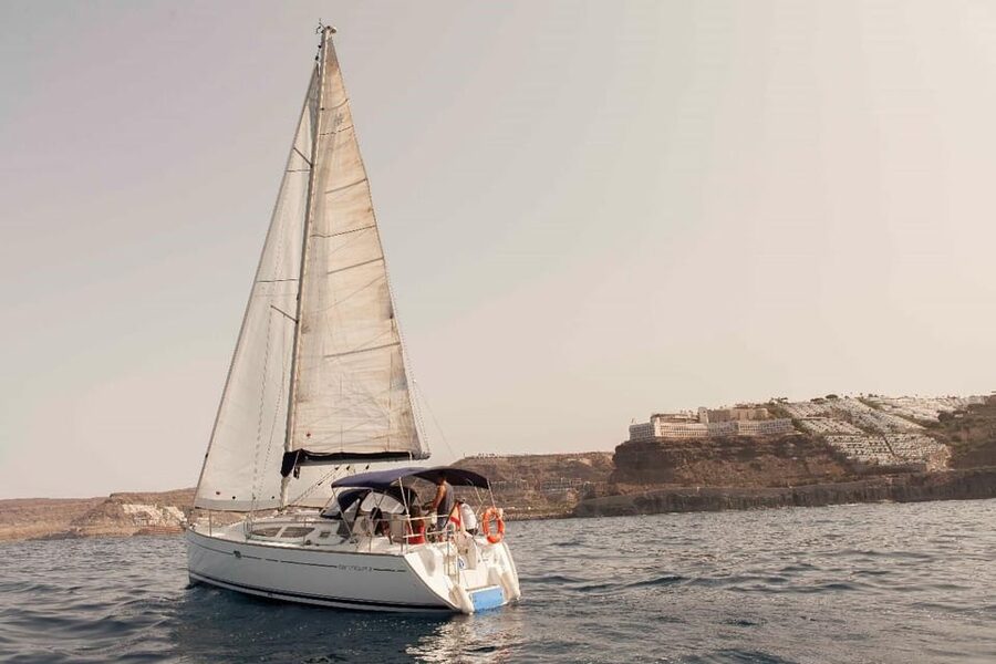 Puerto Rico: Sailing excursion with swim, drinks and tapas. - Who should book this sailing trip