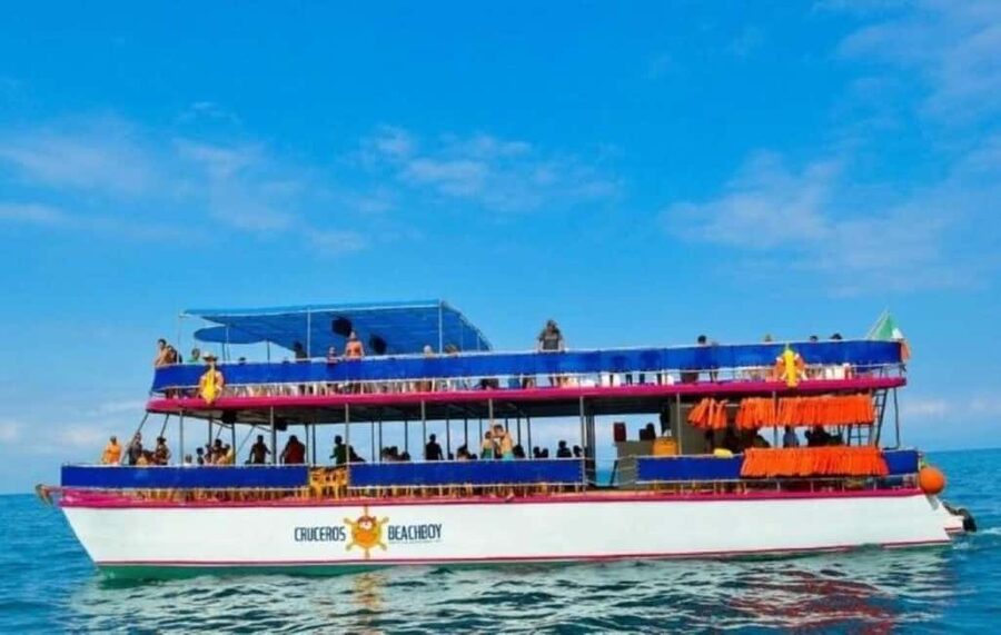 Puerto Vallarta: Beach, Breakfast, Lunch & Open Bar - The boat atmosphere is part of the package