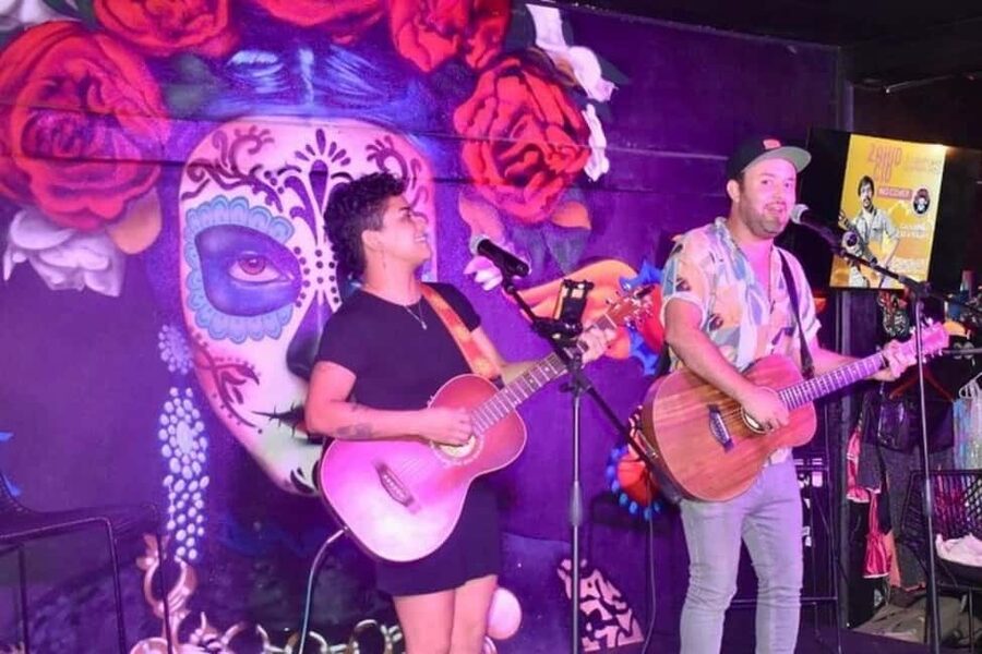 Puerto Vallarta: Cabaret Show with Cocktails & Costumes - Live singing is the strongest part