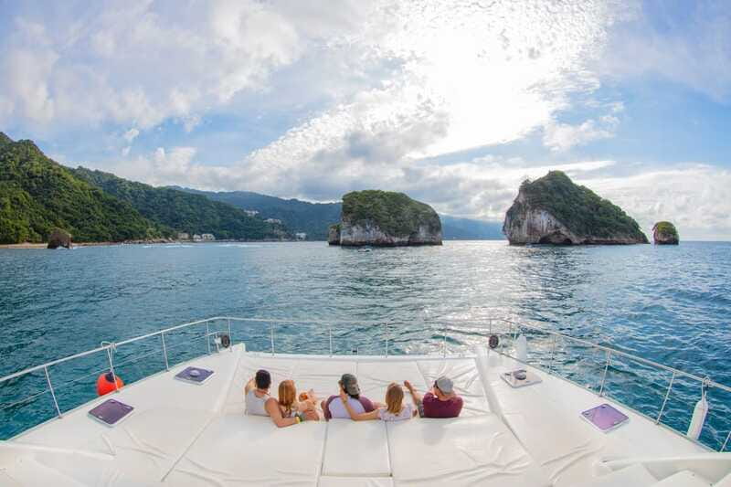 Puerto Vallarta: Luxury Yacht Tour with Lunch and Open Bar - Should You Book the Puerto Vallarta Yacht Tour?