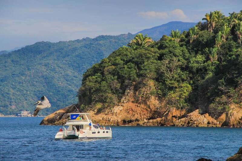 Puerto Vallarta: Luxury Yacht Tour with Lunch and Open Bar - Setting Sail From Puerto Vallarta