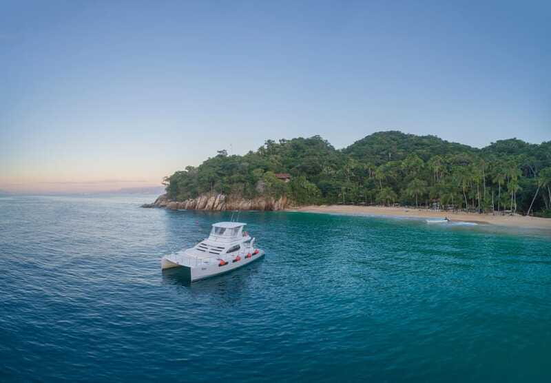 Puerto Vallarta: Luxury Yacht Tour with Lunch and Open Bar - Snorkeling, Paddleboarding, or Simply Staying on Deck