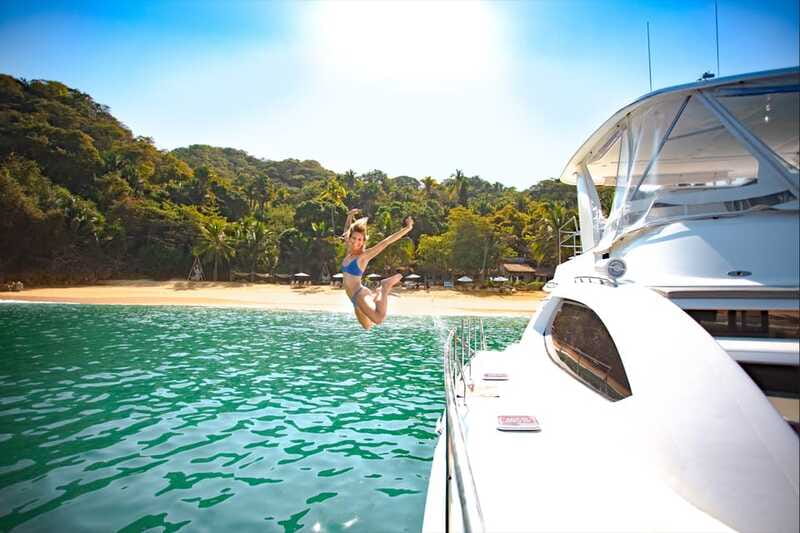 Puerto Vallarta: Luxury Yacht Tour with Lunch and Open Bar - Practical Tips for a Smoother Day