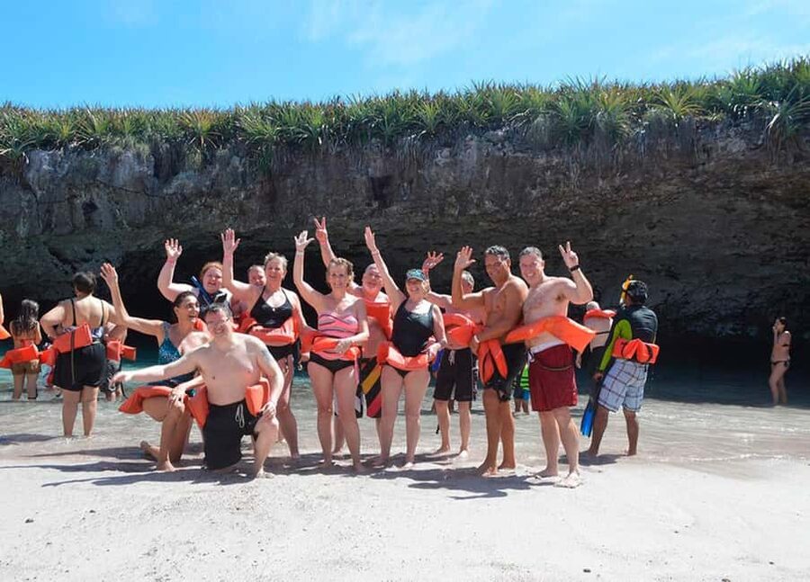 Puerto Vallarta: Marietas Island, Breakfast, Lunch, Open Bar - Snorkeling among colorful fish