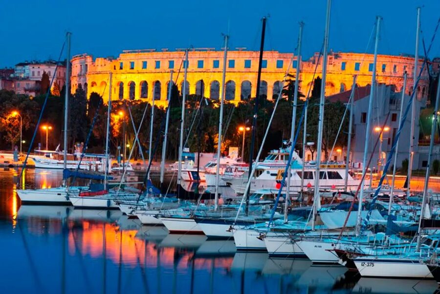 Pula: Harbor Cruise with unlimited Drinks - What the commentary can and cannot do