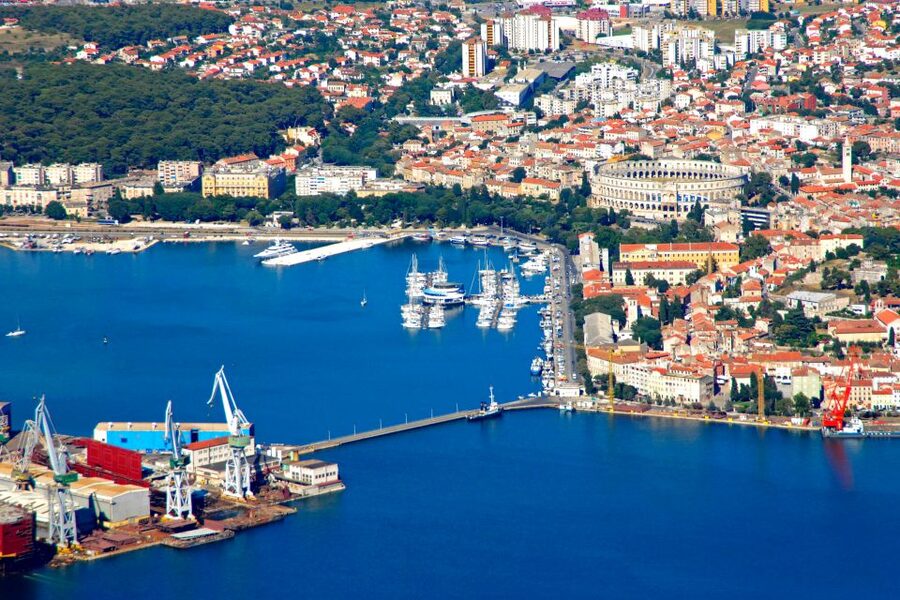Pula: Harbor Cruise with unlimited Drinks - Should you book the one-hour harbor cruise?