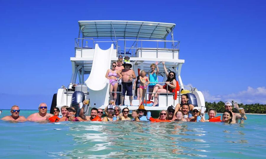 Punta Cana: Catamaran Tour with Reef Snorkeling and Open Bar - What the 210-minute outing really includes
