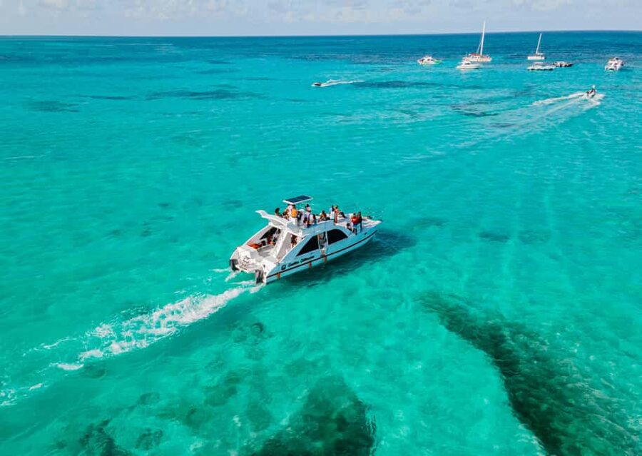 Punta Cana: Catamaran Tour with Reef Snorkeling and Open Bar - The private beach is pleasant, but manage expectations