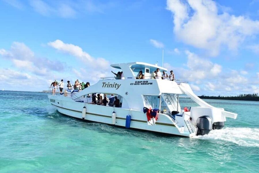 Punta Cana: Hip Hop Party Cruise w/Open Bar (Adults Only) - A three-hour boat party with a clear rhythm