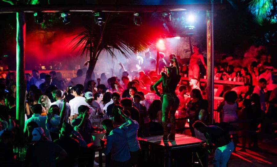 Punta Cana: Maroca Club Open Bar (Entry, Drinks & Transfers) - How the drinks package works