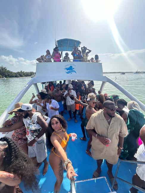 Punta Cana: Party Boat with Snorkeling, Open Bar And Hip Hop - The boat layout and party atmosphere