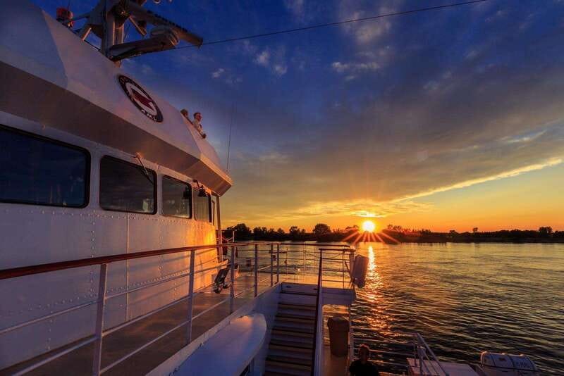 Québec City: 2-Hour Cocktail & DJ Evening Cruise - A Floating Night Out on the St. Lawrence