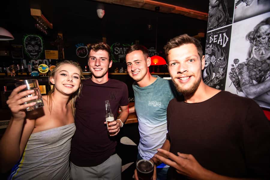 Queenstown: Bar Crawl with 5 Free Shots and Pizza - Key points to know before you book