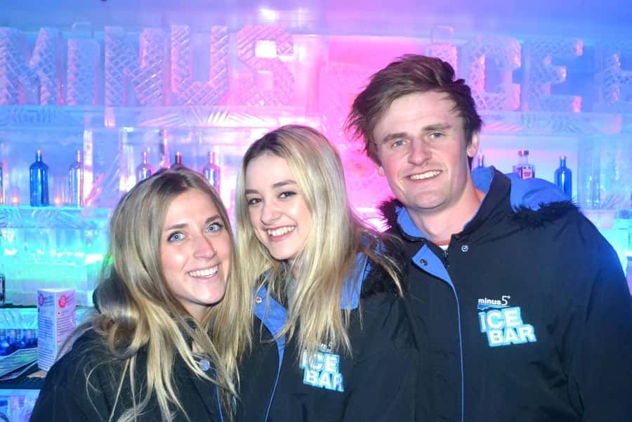 Queenstown: Minus 5 Ice Bar Experience with Drink Options - How long the hour feels