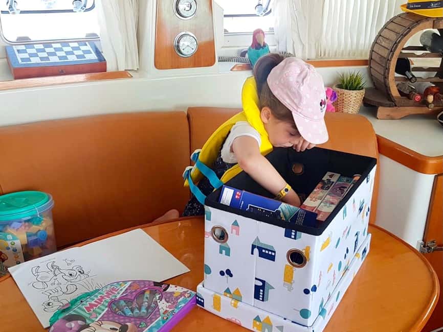 Rethymno Premium Catamaran Cruise: Healthy Lunch & Open Bar - Practical details to settle before booking