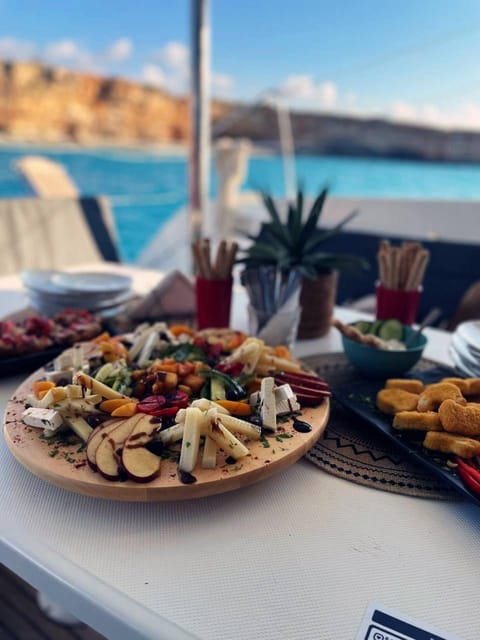 Rethymno: Sunset Catamaran Cruise - Sushi & Open Bar - Sushi, Cretan Snacks, and a Real Open Bar