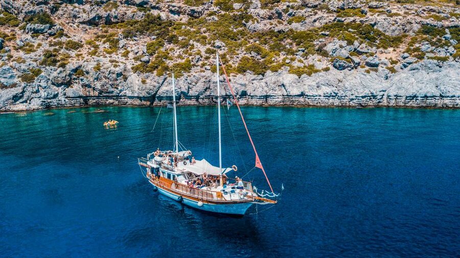 Rhodes: Cruise with 3 Stops, Lunch and Unlimited Drinks - Kallithea Springs: clear water between the rocks