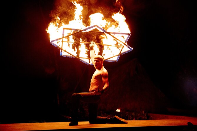 Rhythms of the night, Sunset Cruise, Candlelit Dinner & Alma Show - The ride home becomes its own show