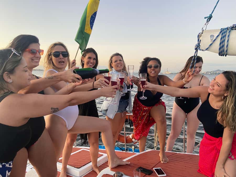 Rio de Janeiro: Sunset Sailboat Tour with Open Bar - The views: Corcovado, Flamengo, and aircraft overhead