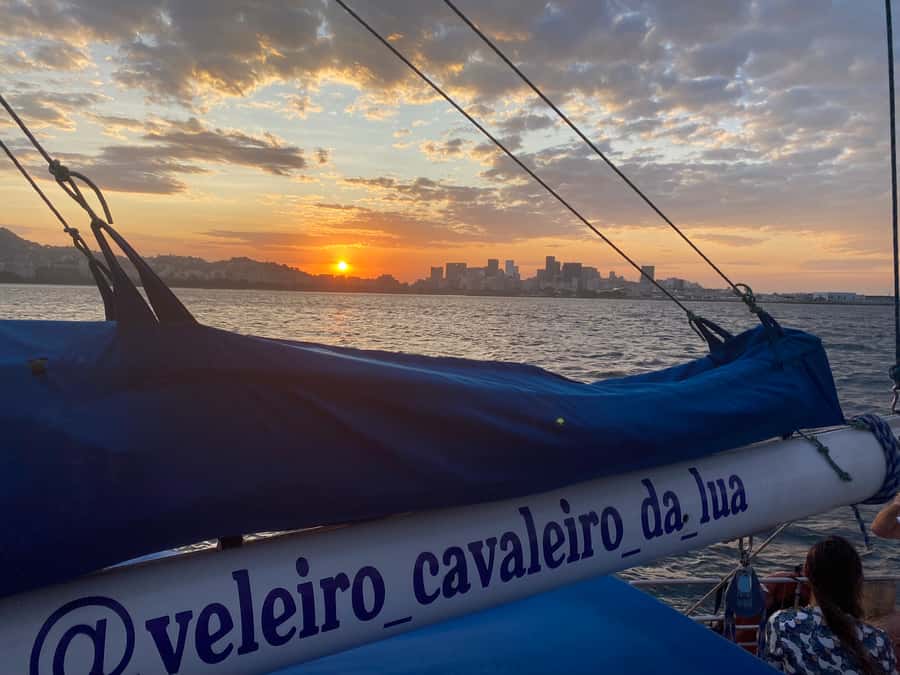 Rio de Janeiro: Sunset Sailboat Tour with Open Bar - Returning to Mureta da Urca