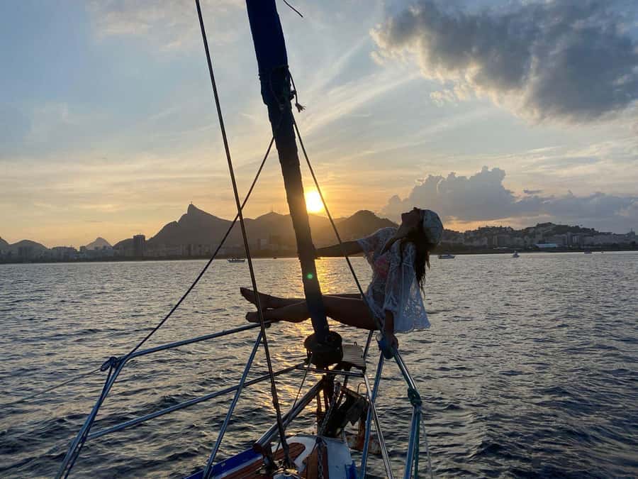 Rio de Janeiro: Sunset Sailboat Tour with Open Bar - Meeting in Urca and transferring to the sailboat