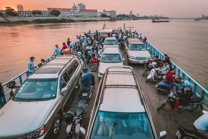 Riverside Walking Tour with Snack, Drinks & Local Ferry Ride - Why this $7 Phnom Penh tour works