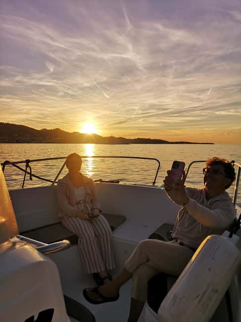 Romantic Sunset tour around Zadar with Drinks - Seeing the Sea Organs from the boat
