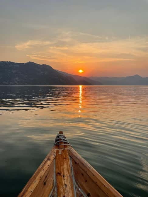Romantic Sunset tour on Skadar lake with drinks and snacks - Lesendro Fortress in the fading light