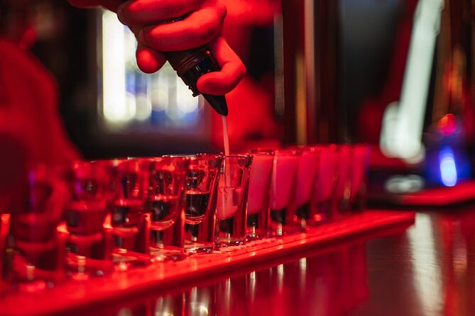 Rome Bar Crawl: Interactive Night Tour with Games and Karaoke - Group size, guides, and the social side