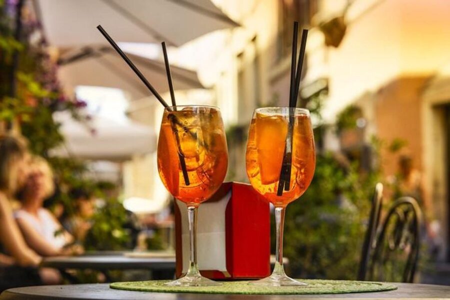 Rome: Evening Walking Tour with Cocktails and Local Guide - Key points to know before booking