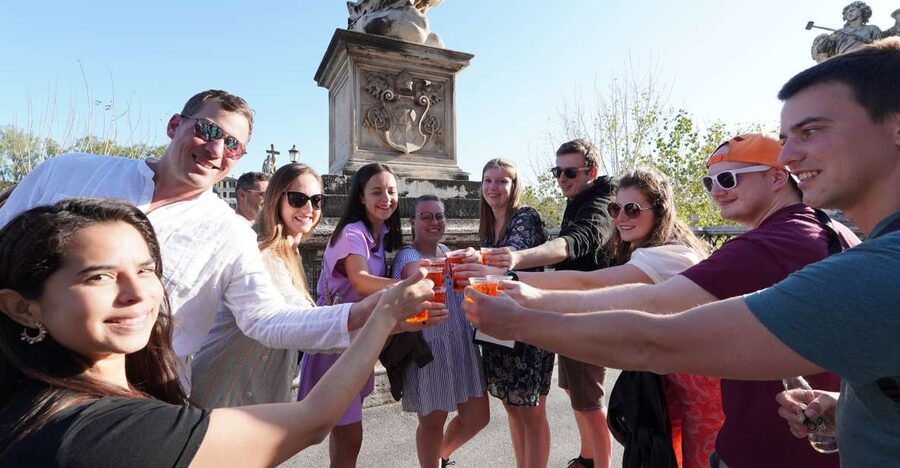 Rome: Evening Walking Tour with Cocktails and Local Guide - A cocktail walk through Rome after dark