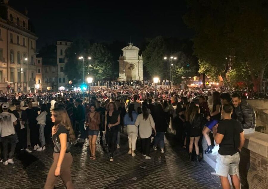 Rome: Guided Bar Crawl in Trastevere - Walking into Trastevere keeps the night moving