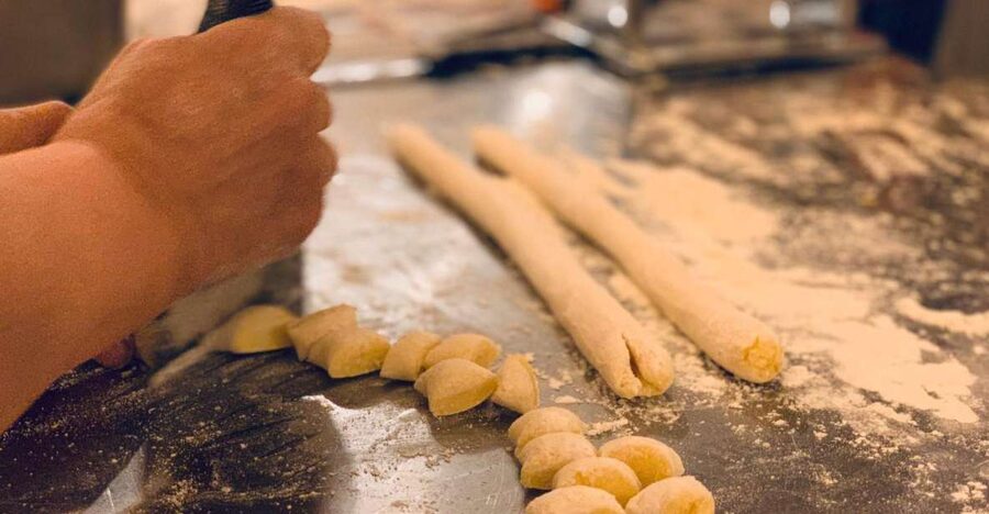 Rome: Pasta & Tiramisu Class with Free Flowing Fine Wine - Starting with recipes and local food know-how