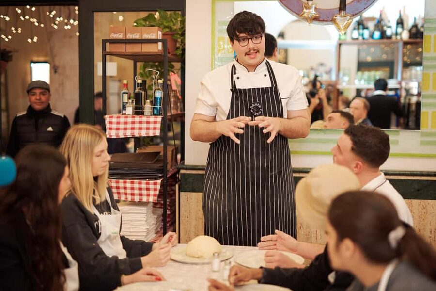 Rome: Pizza Cooking Class in Piazza Navona with Drinks - Booking flexibility and practical details