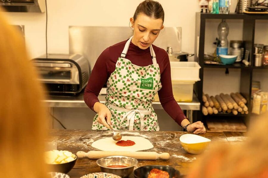 Rome: Pizza Making Cooking Class With Spritz Cocktails - Who should book this experience?