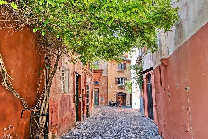 Rome: Trastevere Food tour with Free-Flowing Fine Wine - The charcuterie and cheese course