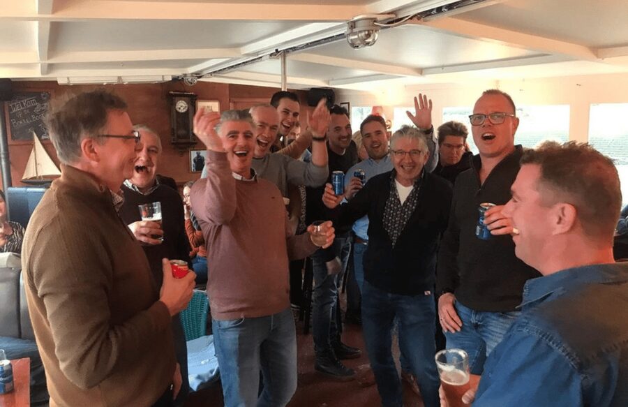 Rotterdam: Pub Cruise with Drinks and Bites - The ship’s old-fashioned character